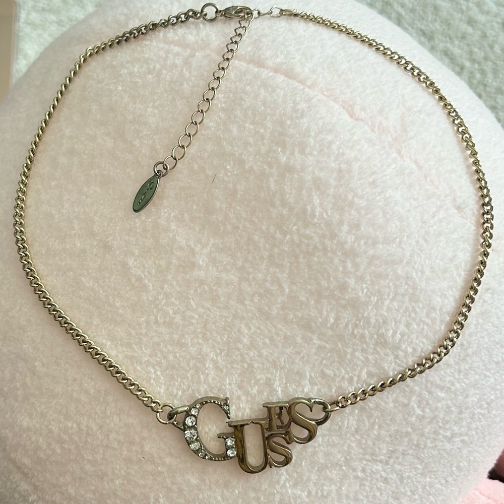 LAST CALL vintage gold guess necklace
